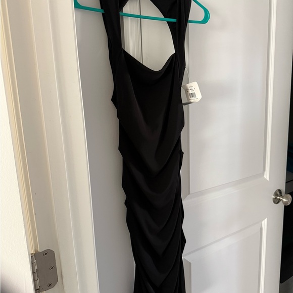 Nicole Miller Elegant Black Attire - Picture 3 of 6